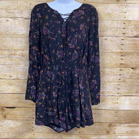 Xhilaration shorts romper black with paisley print size large